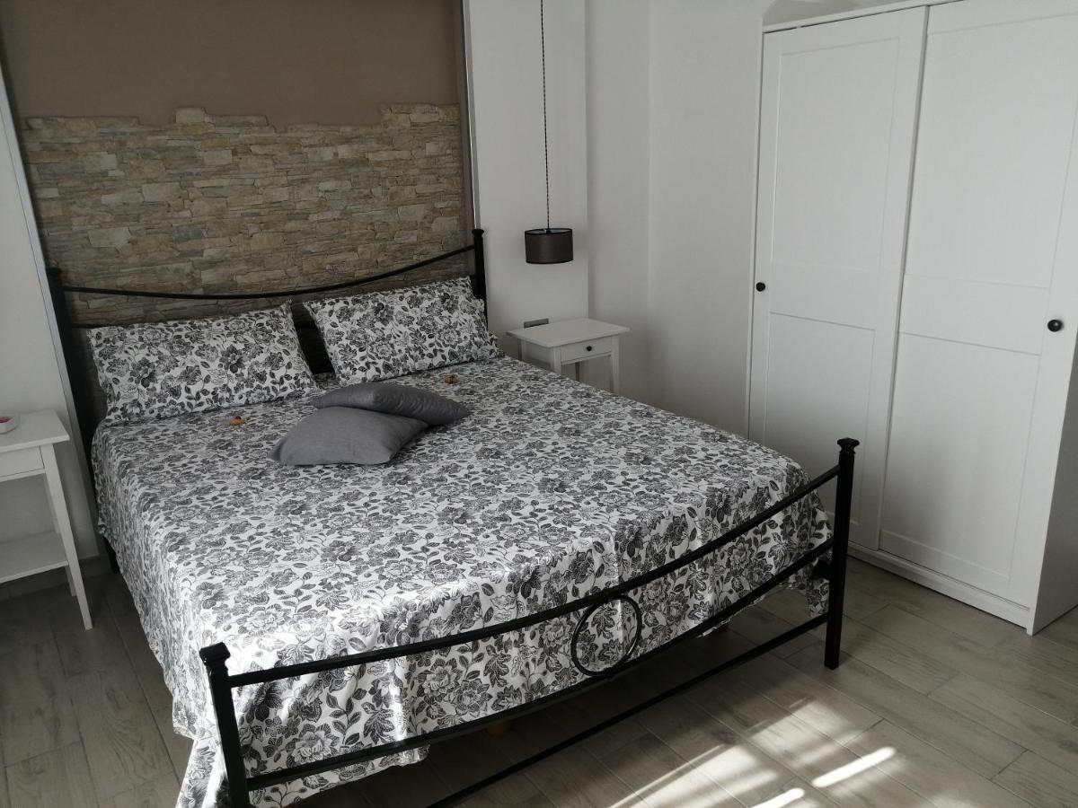 Prima Stella Tourist Rooms Minturno Dış mekan fotoğraf